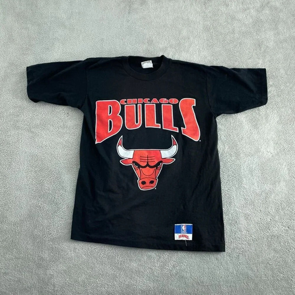 Chicago Bulls Vintage Nutmeg NBA Licensed Black T-Shirt Size L 100% Cotton 1540 - Picture 1 of 11